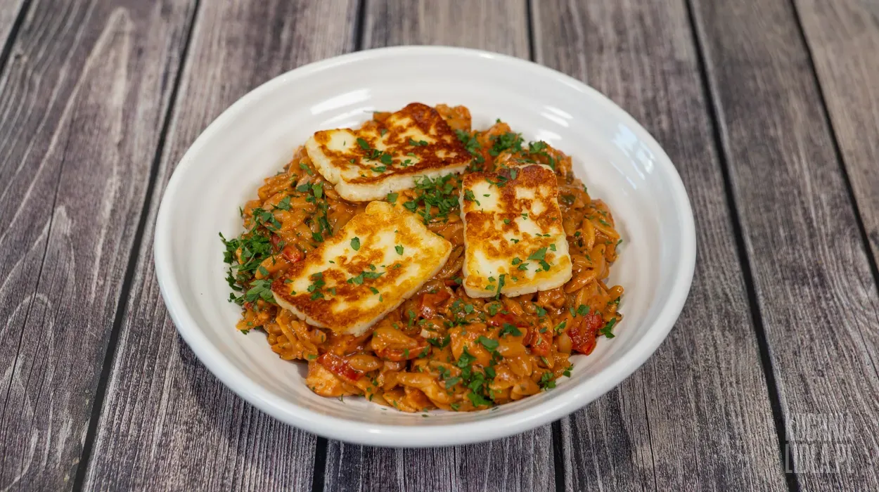 Chicken halloumi orzo